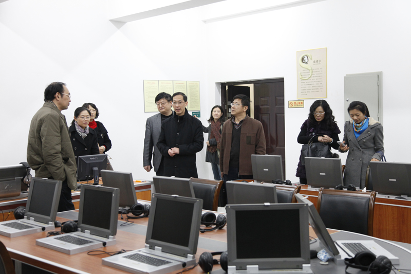 盐城工学院赴江南大学商谈课题合作